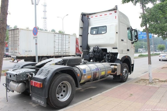 4X2 Левый руль Sinotruk HOWO T7H 440HP тракторный грузовик на СПГ с 16 передними передачами