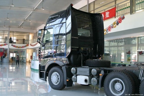 Подержанные тракторы HOWO A7 6x4 с емкостью топливного бака 400-500 л и двигателем SINOTRUCK