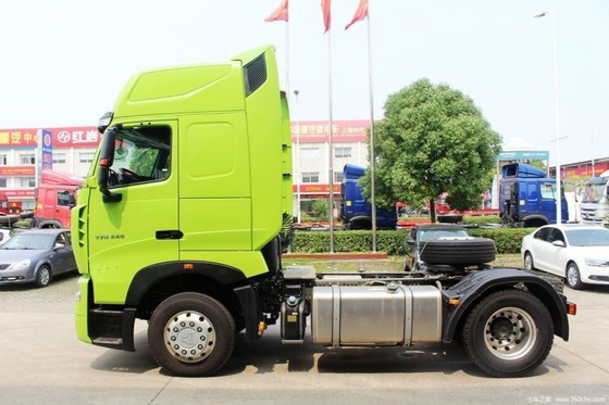 440 лошадиных сил 4X2 Sinotruk HOWO T7H Трактор с 2 пассажирами и мощностью двигателя 8 л